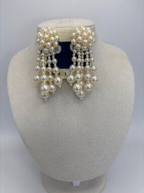 Richelieu Vintage Faux Pearl Cluster Chandelier Dangle Clip On Earrings